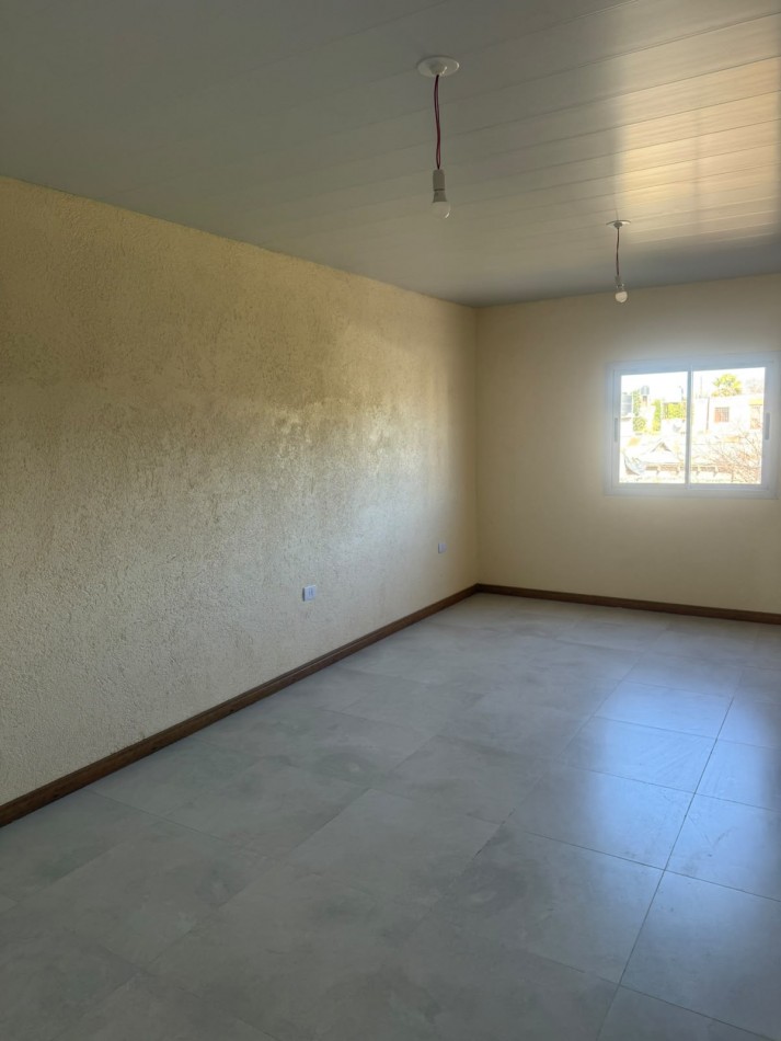 BARRIO ESTACION FLORES, SE ALQUILA DEPARTAMENTO NUEVO A ESTRENAR EN PLANTA ALTA