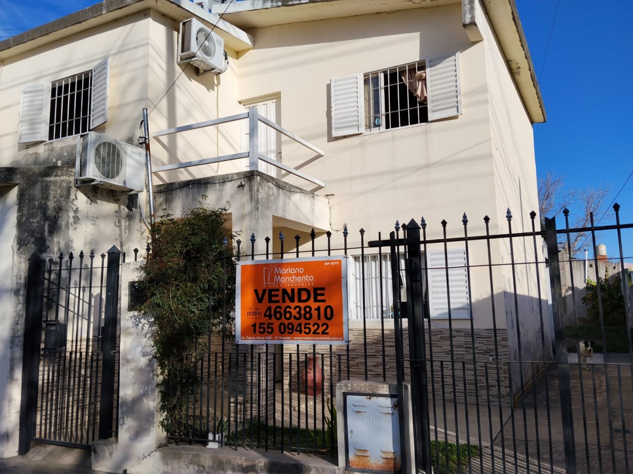SE VENDE BARRIO VILLA ADELA, CASA DE DOS PLANTAS CON DEPARTAMENTO