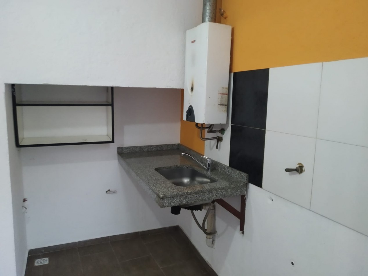 Bo Villa union departamento planta alta, con ingreso compartido.-
