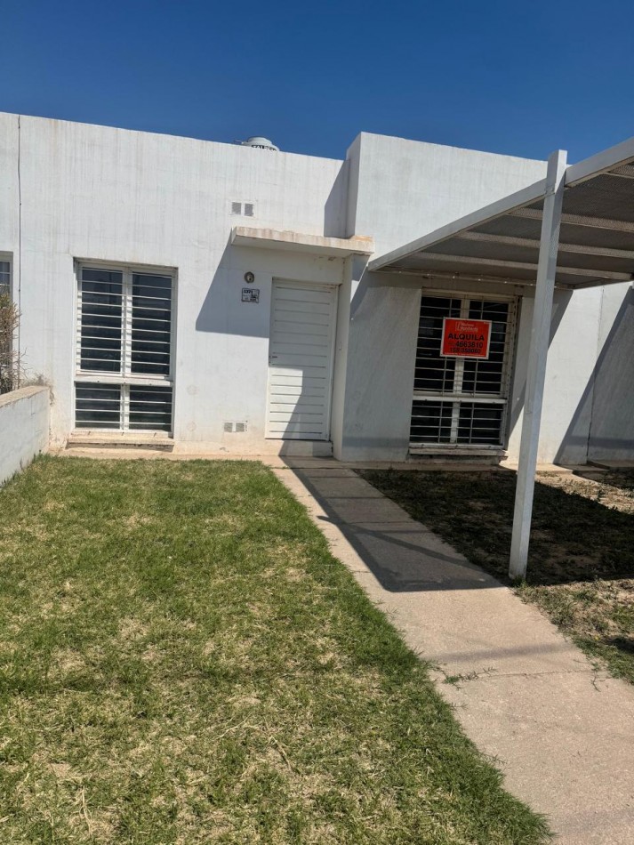BARRIO UNIVERSITARIO DE HORIZONTE II, SE ALQUILA VIVIENDA