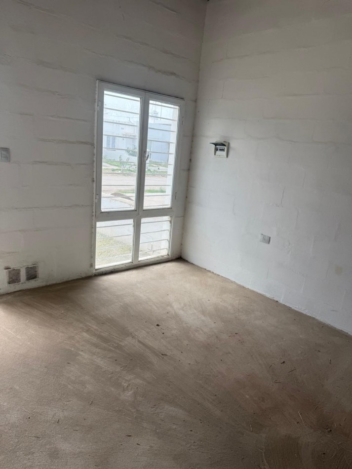 BARRIO UNIVERSITARIO DE HORIZONTE II, SE ALQUILA VIVIENDA