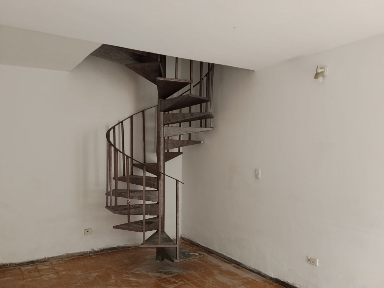 Villa Adela, departamento tipo duplex interno.