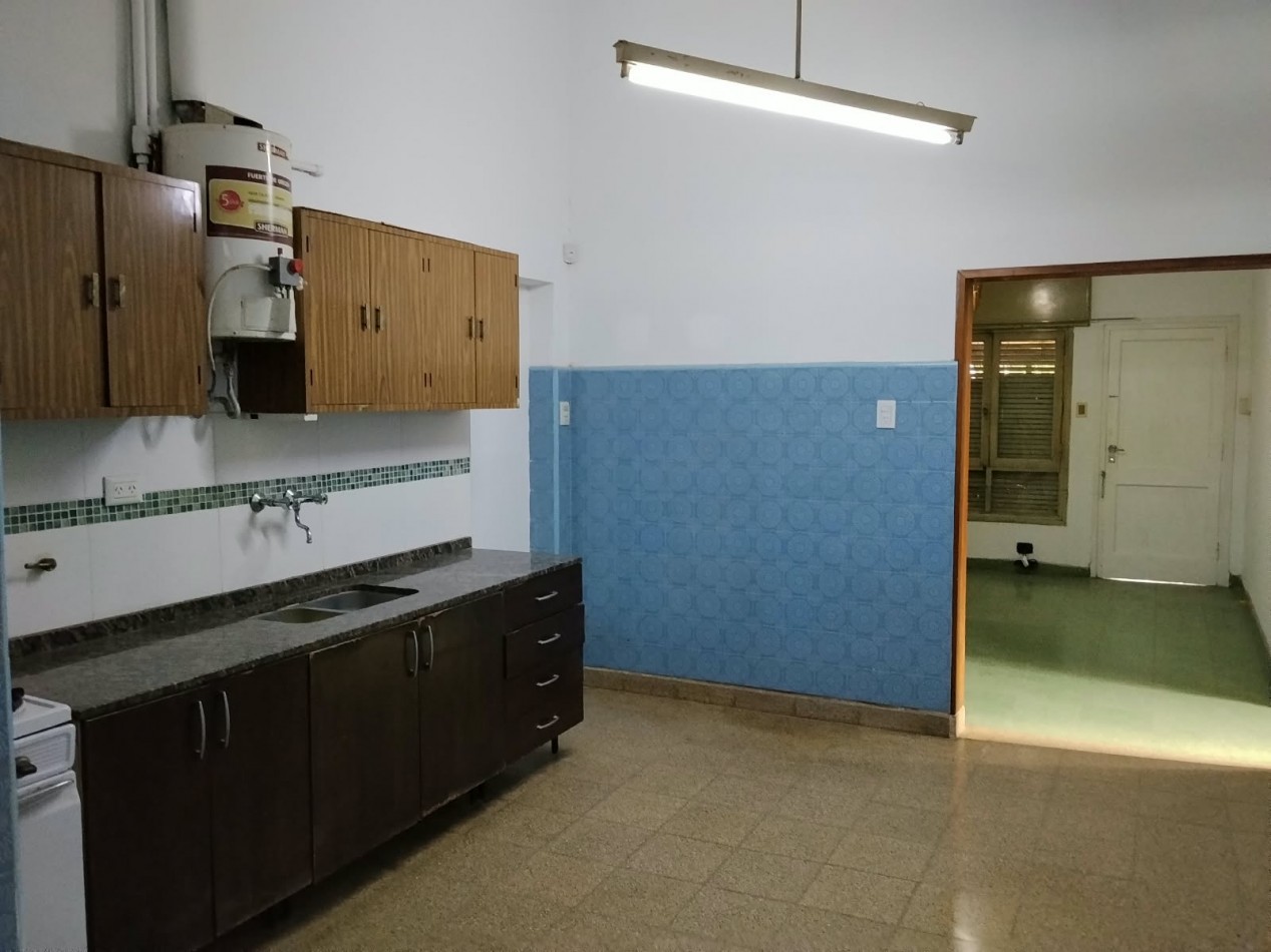 Los Platanos, hermosa propiedad, linda zona.- 