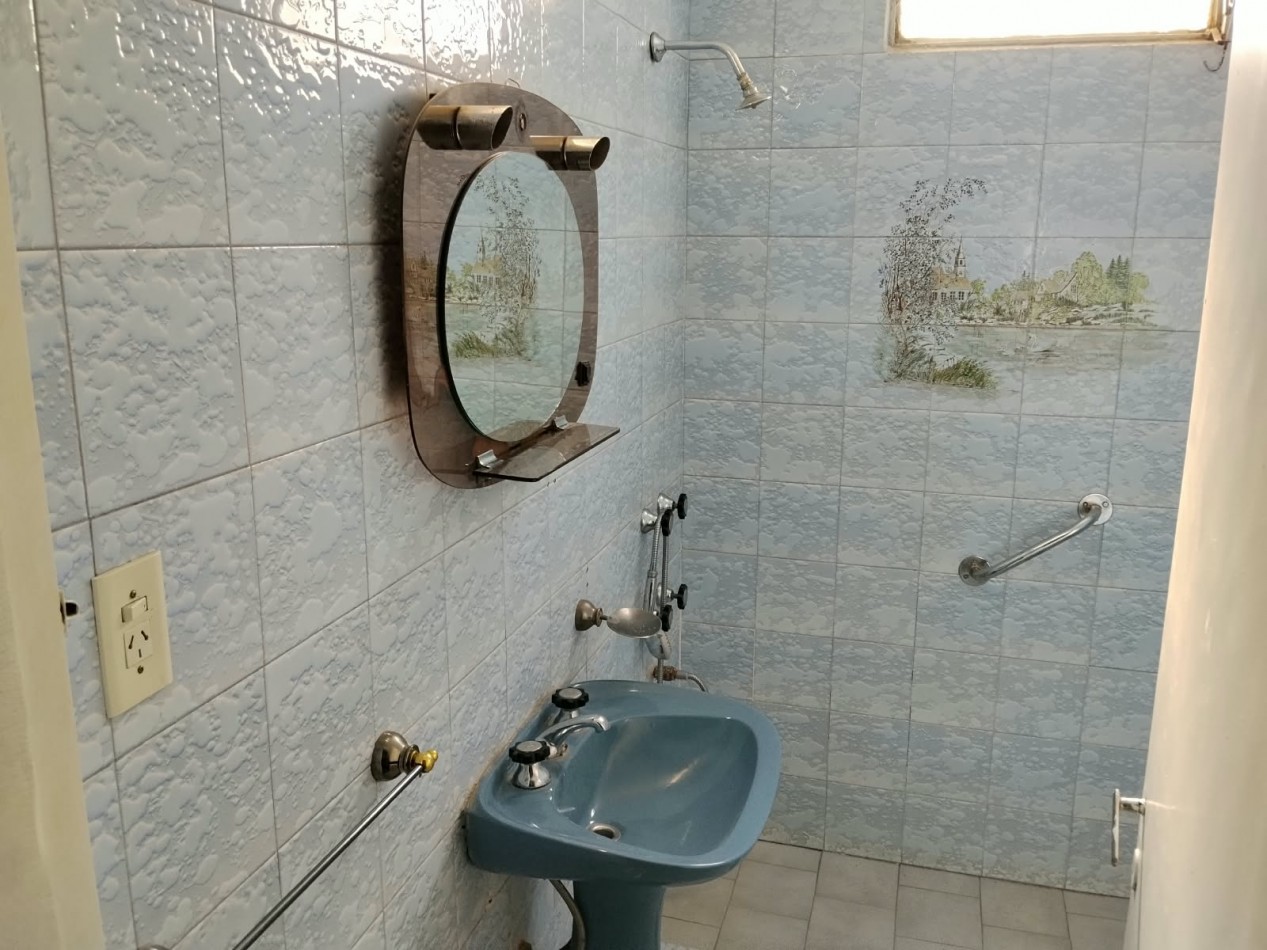 Los Platanos, hermosa propiedad, linda zona.- 