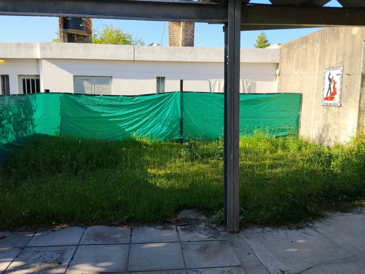 Los Platanos, hermosa propiedad, linda zona.- 