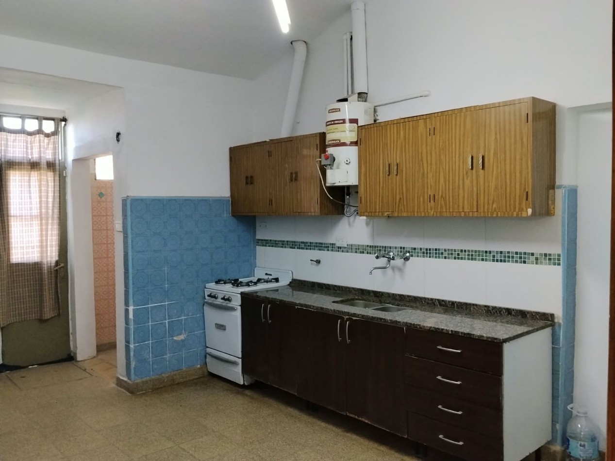 Los Platanos, hermosa propiedad, linda zona.- 