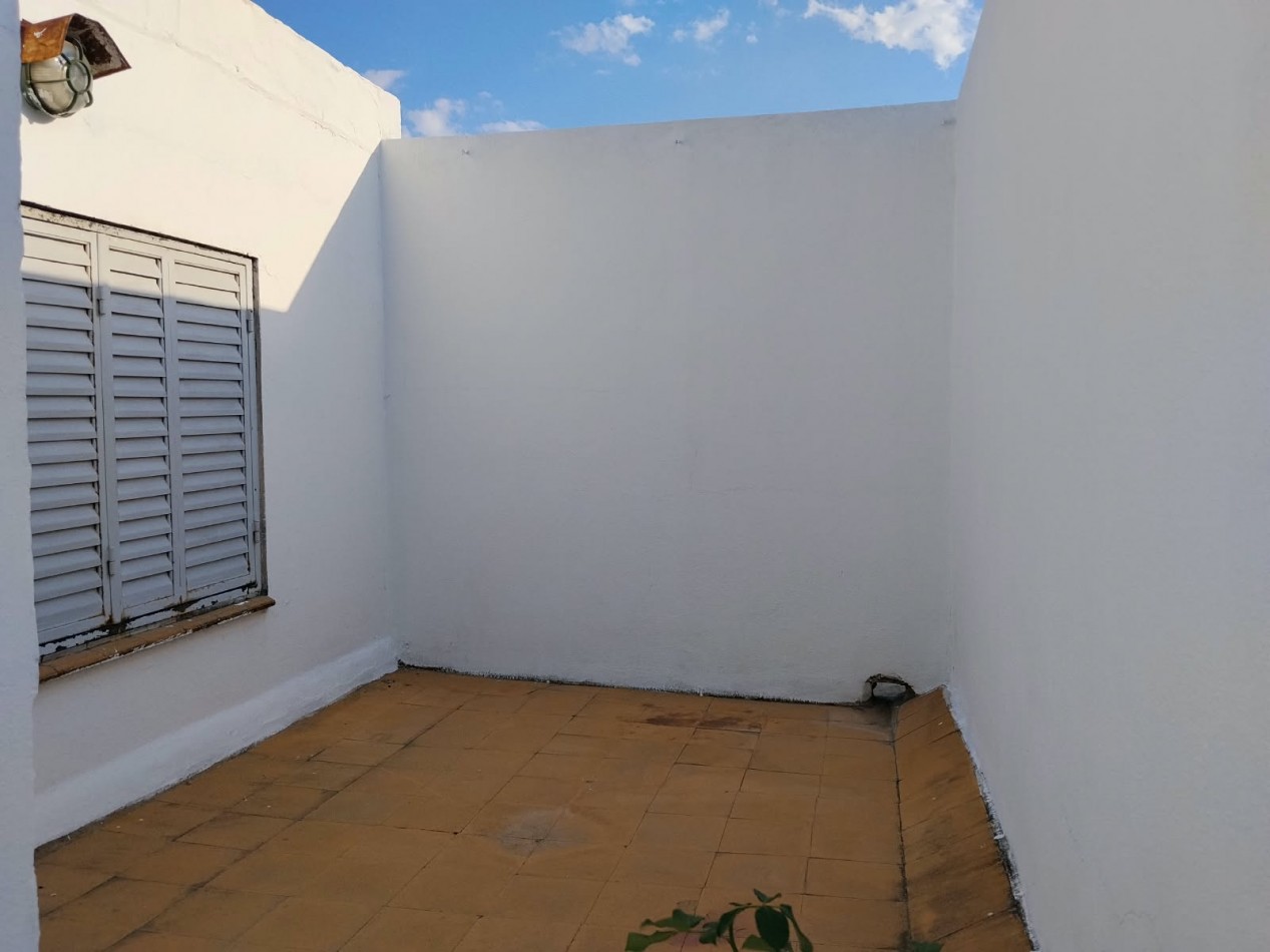 Los platanos, impecable departamento planta alta.- 