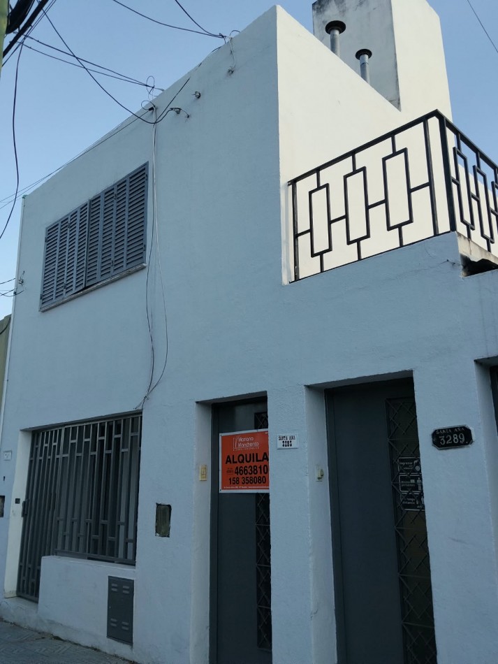 Los platanos, impecable departamento planta alta.- 