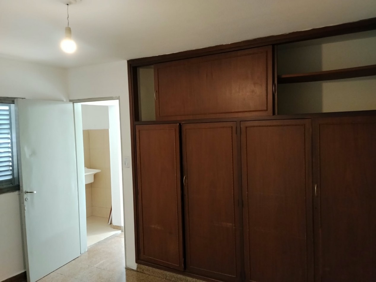Los platanos, impecable departamento planta alta.- 