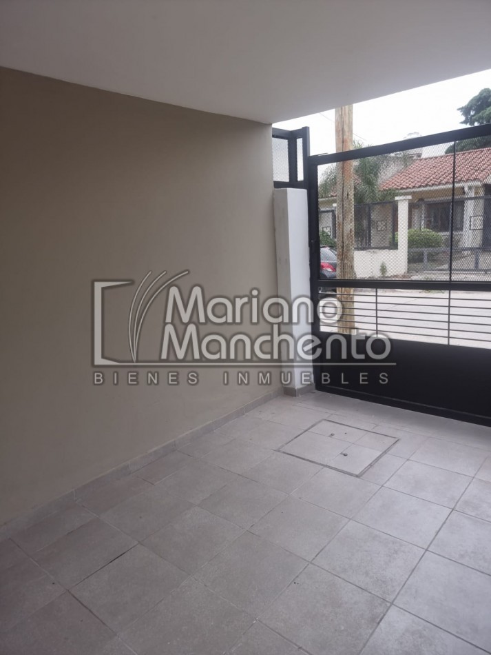 Encanto y Modernidad: Casa en Venta en Barrio Parque Capital