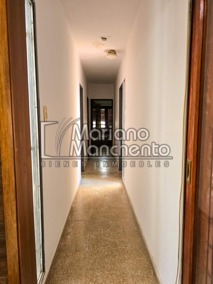 Casa en venta a metros de Av. Fuerza Aerea, sobre Rio Negro — Oportunidad unica