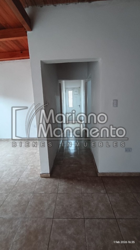 Oportunidad en Barrio Villa Adela, Casa comoda y funcional en alquiler