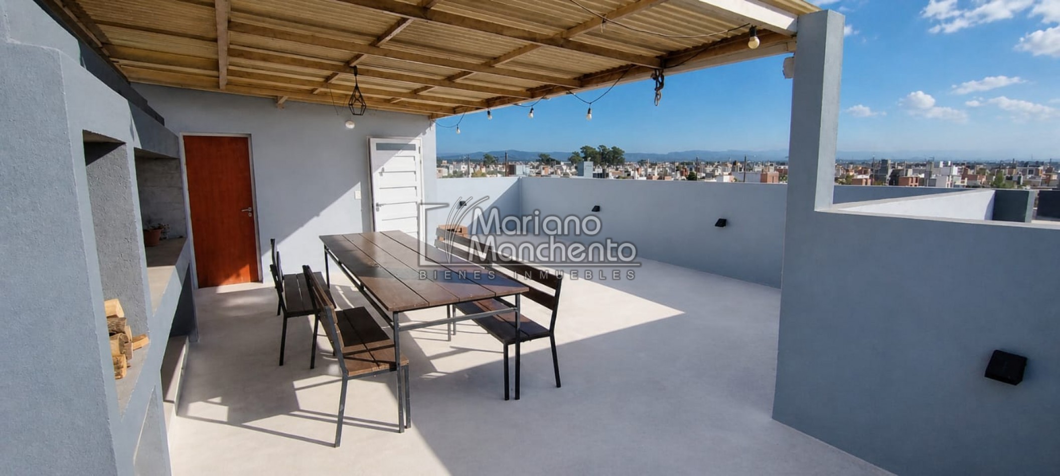 BARRIO UNIVERSITARIO DE HORIZONTE PRIMERA ETAPA, SE VENDE MODERNA CASA DE DISEÑO EN TRES PLANTAS