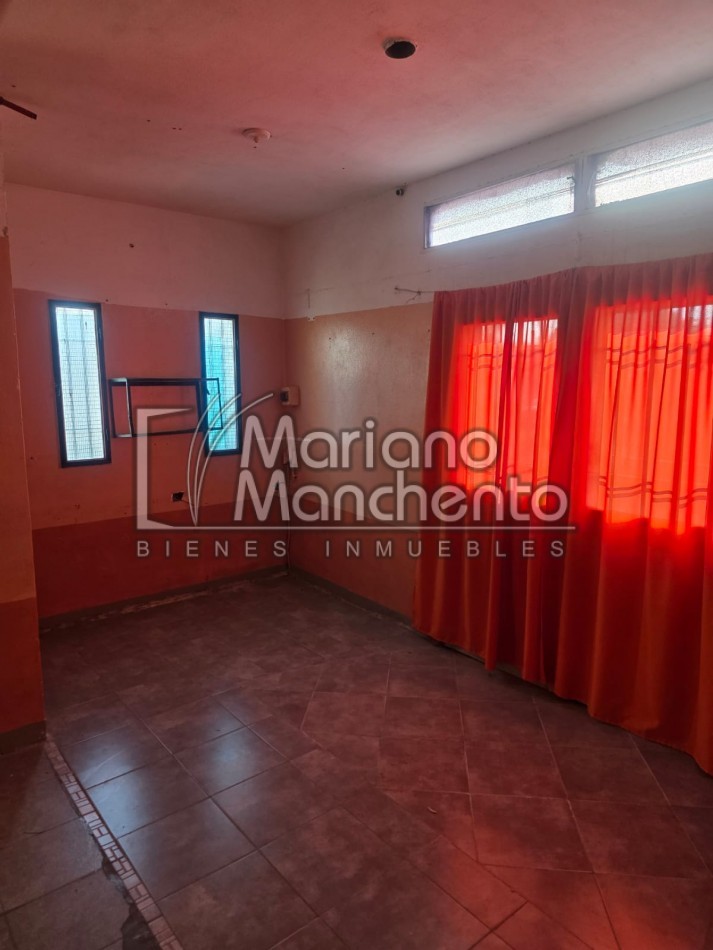 BARRIO SAN RAFAEL, SE VENDE CASA CON LOCAL COMERCIAL