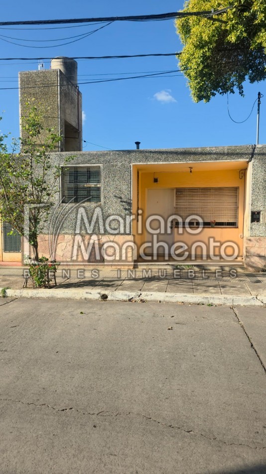 BARRIO SAN RAFAEL, SE VENDE CASA CON LOCAL COMERCIAL