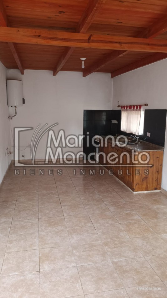 Oportunidad en Barrio Villa Adela, Casa comoda y funcional en alquiler