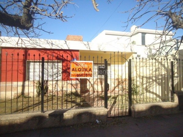 Bo Los naranjos, oportunidad zona colegio Loreto. ( FINES DE OCTUBRE LA DISPONIBILIDAD) 