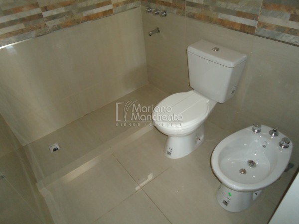 Las Palmas, departamento en complejo.-