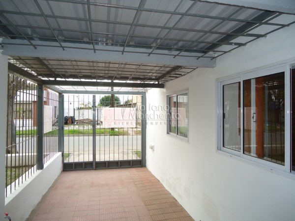 Barrio Ameghino sur, se alquila impecable departamento con cochera, excelente entorno.-