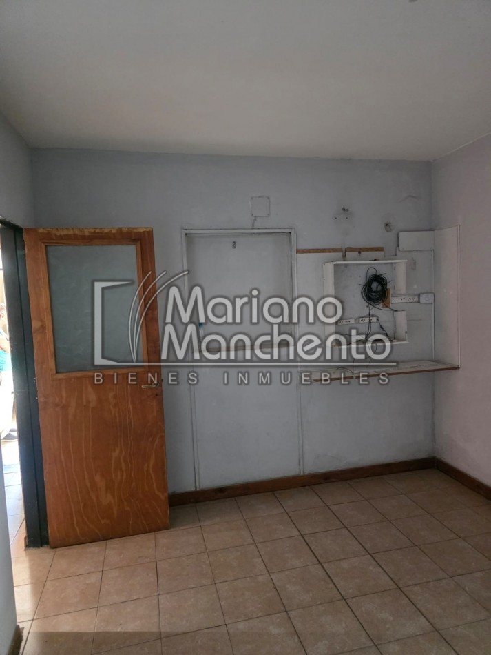 BARRIO SAN RAFAEL, SE VENDE CASA CON LOCAL COMERCIAL