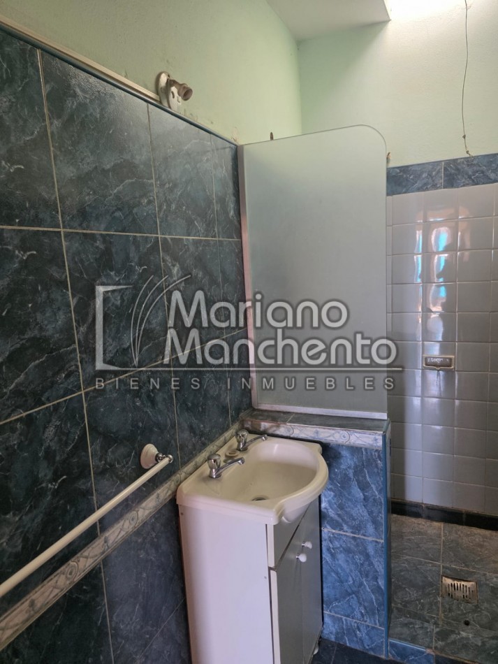 BARRIO SAN RAFAEL, SE VENDE CASA CON LOCAL COMERCIAL