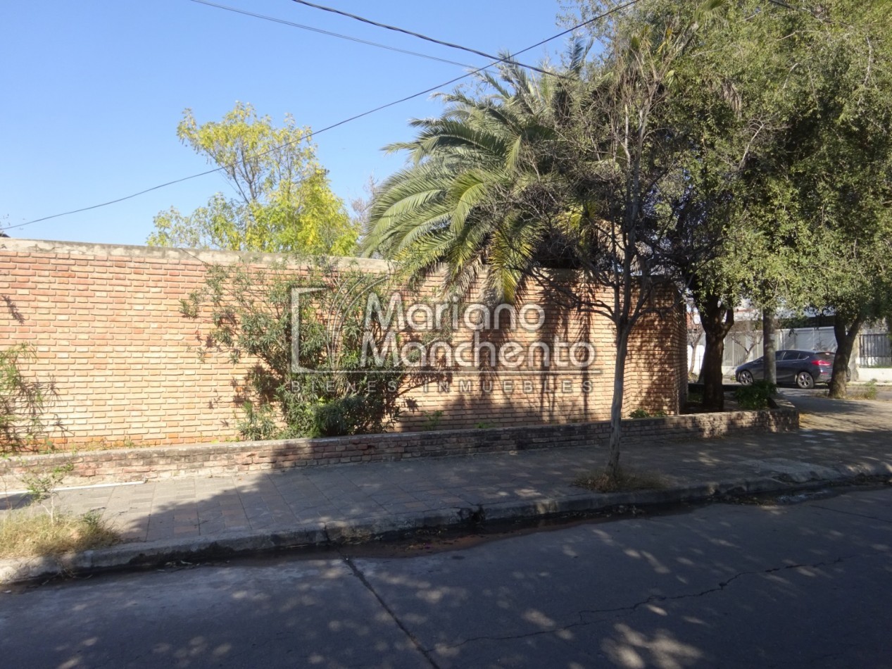 BARRIO PARQUE CAPITAL, EXCELENTE UBICACION SE VENDE TERRENO ESQUINA 