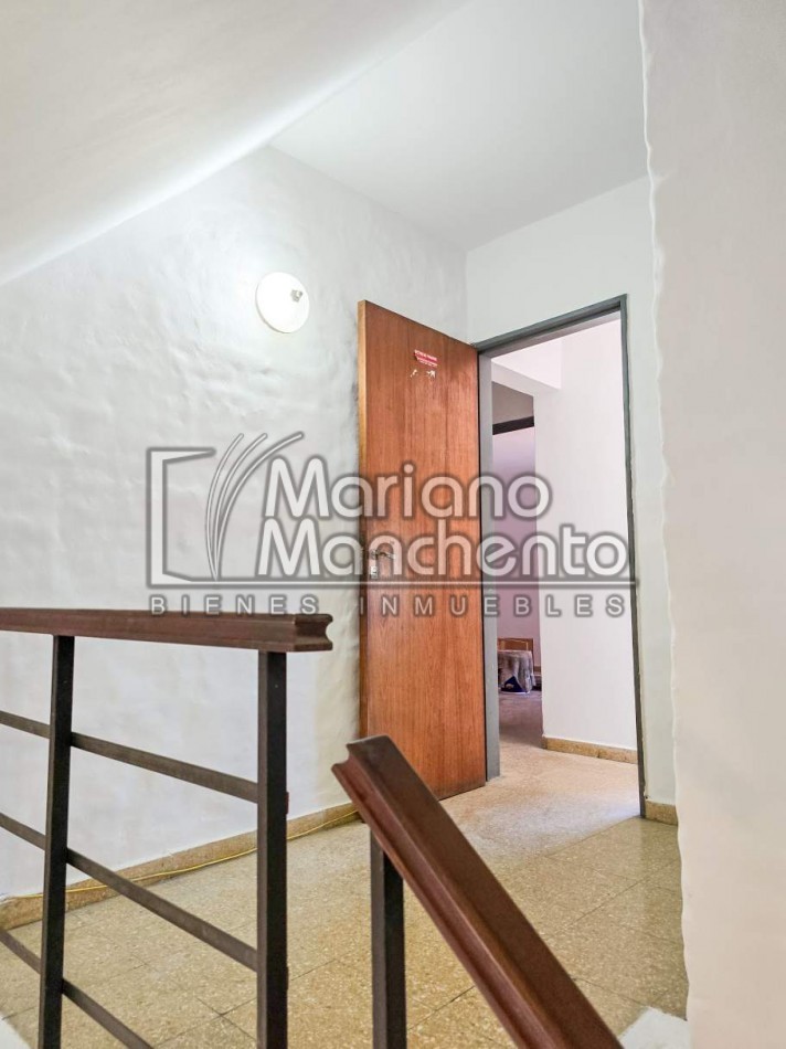 Casa en venta a metros de Av. Fuerza Aerea, sobre Rio Negro — Oportunidad unica