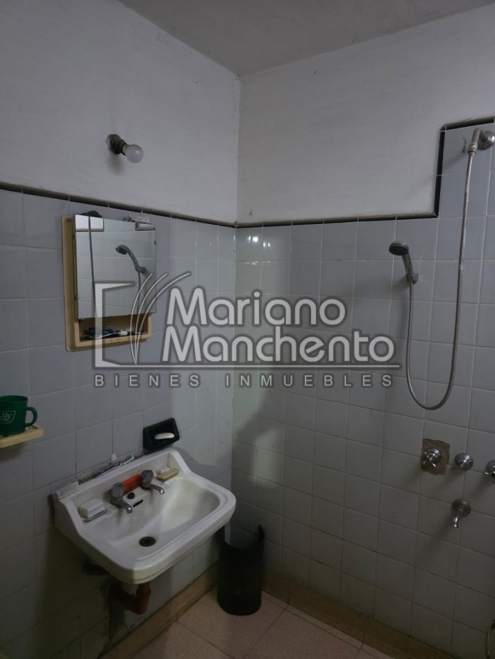 BARRIO SAN RAFAEL, SE VENDE CASA CON LOCAL COMERCIAL