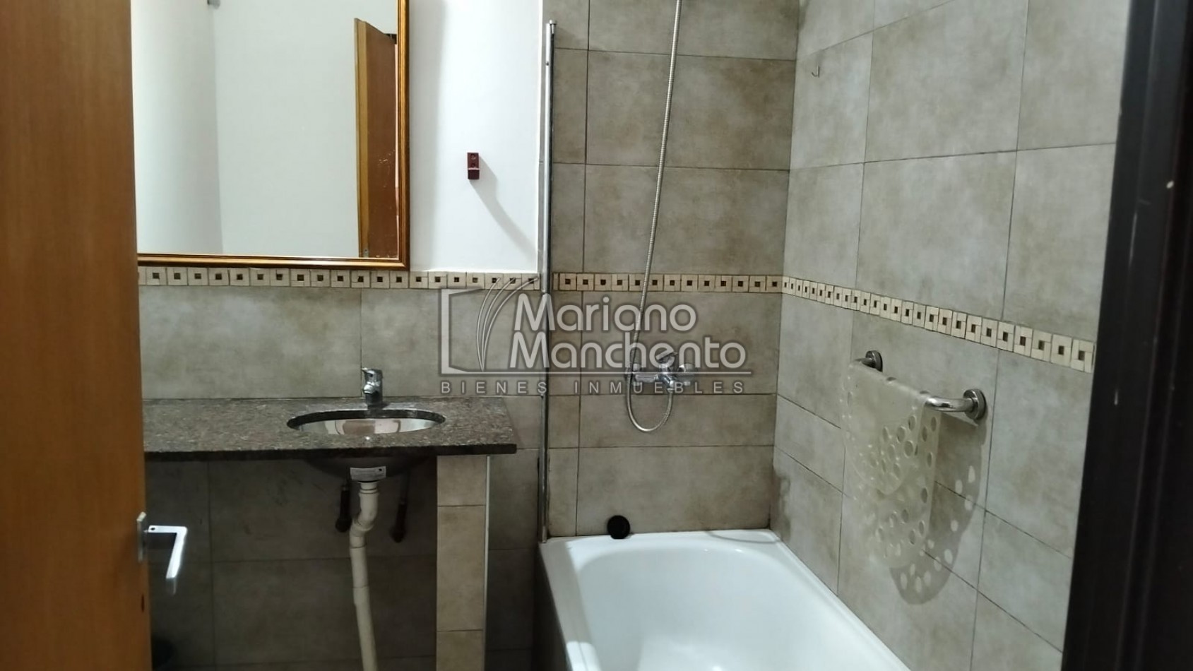 BARRIO PARQUE CAPITAL, SE ALQUILA DEPARTAMENTO DE DOS PISOS, EXCELENTE ENTORNO
