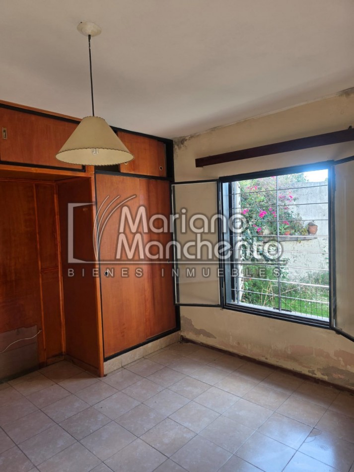 BARRIO SAN RAFAEL, SE VENDE CASA CON LOCAL COMERCIAL