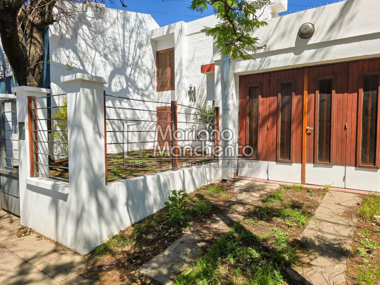 Casa en venta a metros de Av. Fuerza Aerea, sobre Rio Negro — Oportunidad unica