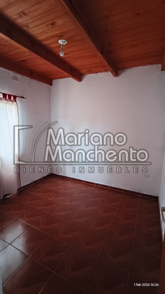 Oportunidad en Barrio Villa Adela, Casa comoda y funcional en alquiler