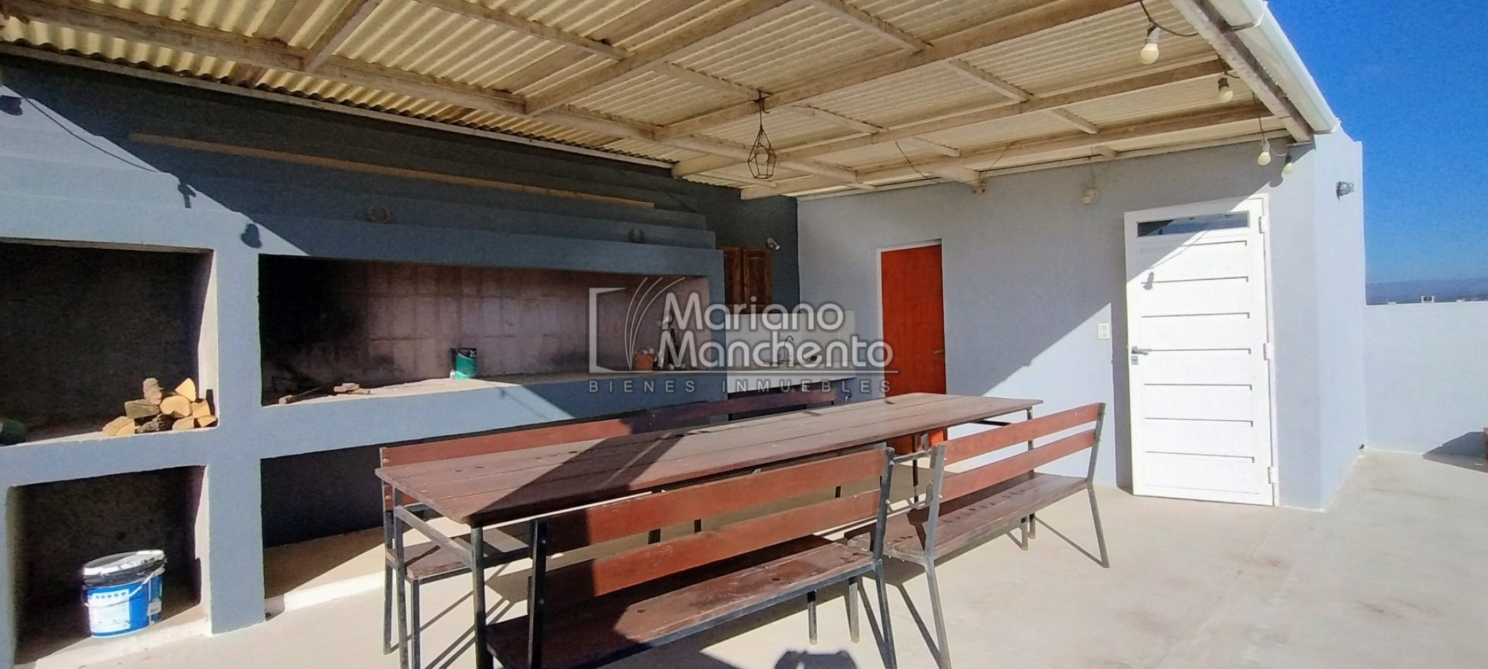 BARRIO UNIVERSITARIO DE HORIZONTE PRIMERA ETAPA, SE VENDE MODERNA CASA DE DISEÑO EN TRES PLANTAS