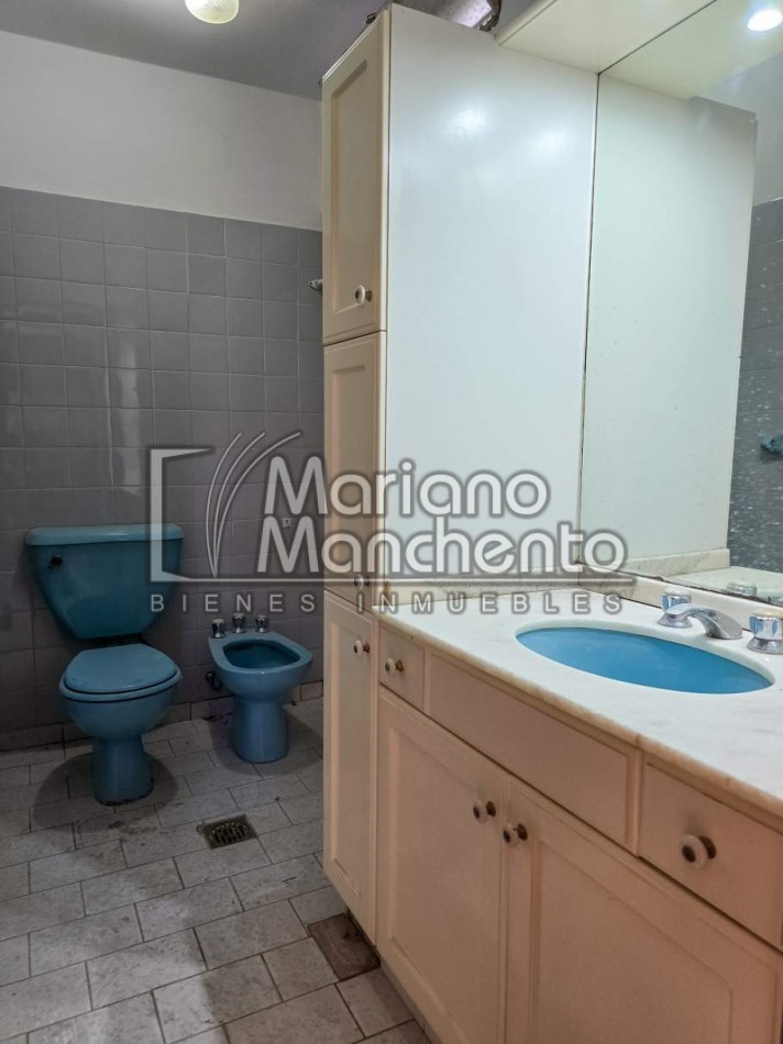 Casa en venta a metros de Av. Fuerza Aerea, sobre Rio Negro — Oportunidad unica