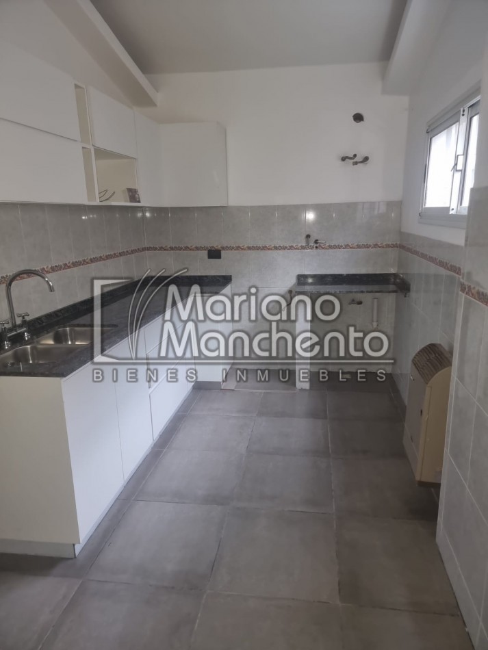 Encanto y Modernidad: Casa en Venta en Barrio Parque Capital