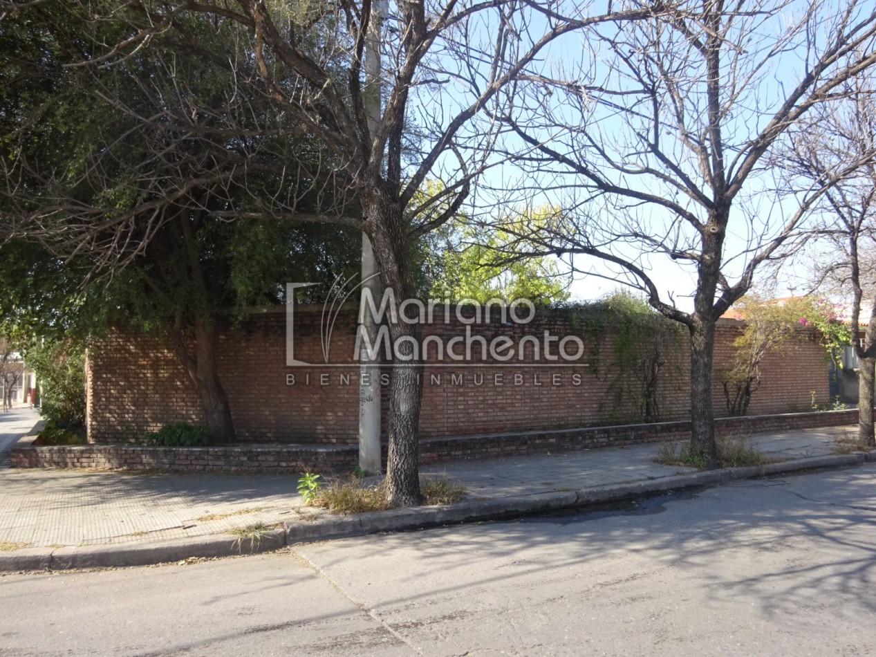 BARRIO PARQUE CAPITAL, EXCELENTE UBICACION SE VENDE TERRENO ESQUINA 