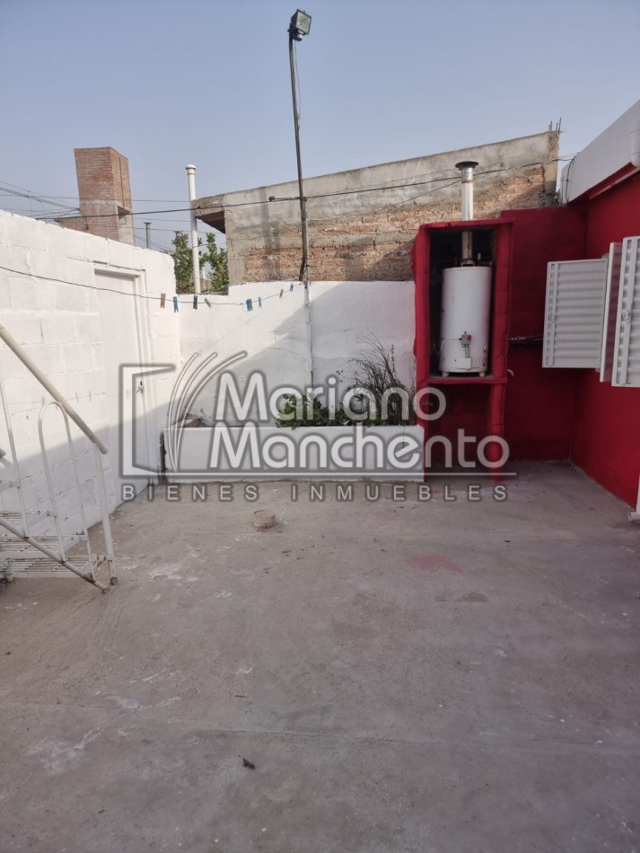 BARRIO LAMADRID, SE AQUILA DEPARTAMENTO INTERNO EN PLANTA ALTA " nuevo precio" 