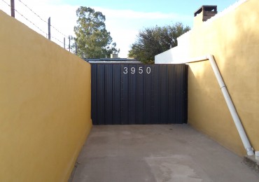 Lamadrid, galpón interno, linda zona.-