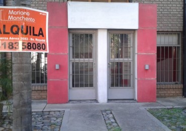 Se alquila excelente local en plena zona comercial