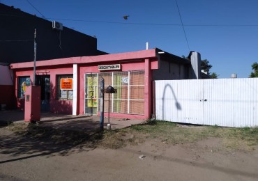 ESTACION FLORES ZONA COMERCIAL, SOBRE CALLE PRINCIPAL, AMPLIA VIVIENDA CON TERRENO DE 600 METROS.- 