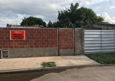 BARRIO VILLA ADELA, SE VENDE TERRENO CON ESTRUCTURA A TERMINAR