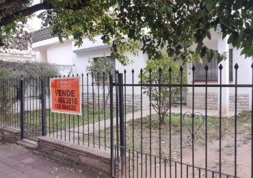 Venta de Casa Amplia de Dos Plantas en Los Naranjos