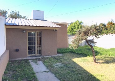 B° TALLERES SUD, HERMOSA VIVIENDA.- 
