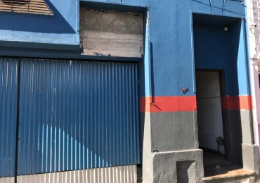 CENTRO SOBRE CALLE SALTA, LINDA ZONA.- 