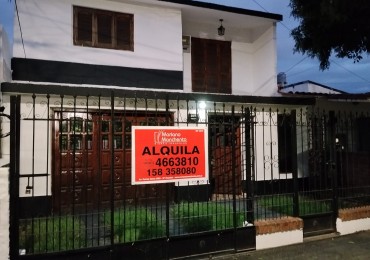 B° A.T.E Muy linda zona, vivienda estilo duplex.- 