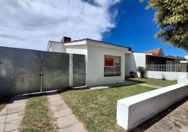 B° Teodoro Felds, impecable vivienda super comoda.- 