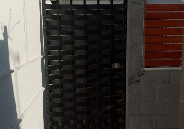 VILLA ADELA, IMPECABLE DEPARTAMENTO MONOAMBIENTE INTERNO.- 