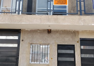 BARRIO LA MADRID, SE ALQUILA DEPARTAMENTO EN PLANTA ALTA 