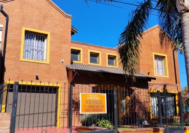 B° Parque capital, hermosa vivienda detras del club.-  APTA CREDITO CON TODA SU DOCUMENTACION.- 