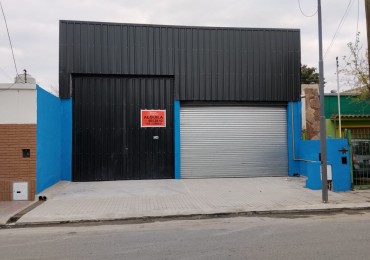 Villa Adela Impecable galpon sobre calle principal del barrio ( NUEVO A ESTRENAR) 
